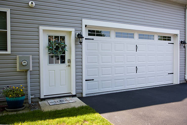 24/7 Emergency Garage Door Panel Replacement experts in North Bonneville, WA